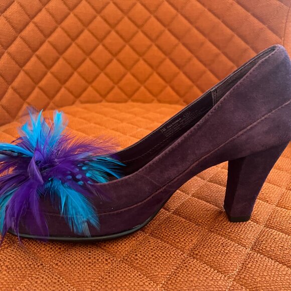 Aerosoles Purple Suede Heels with Turquoise and Purple Feather detail Size 7 - Picture 4 of 8